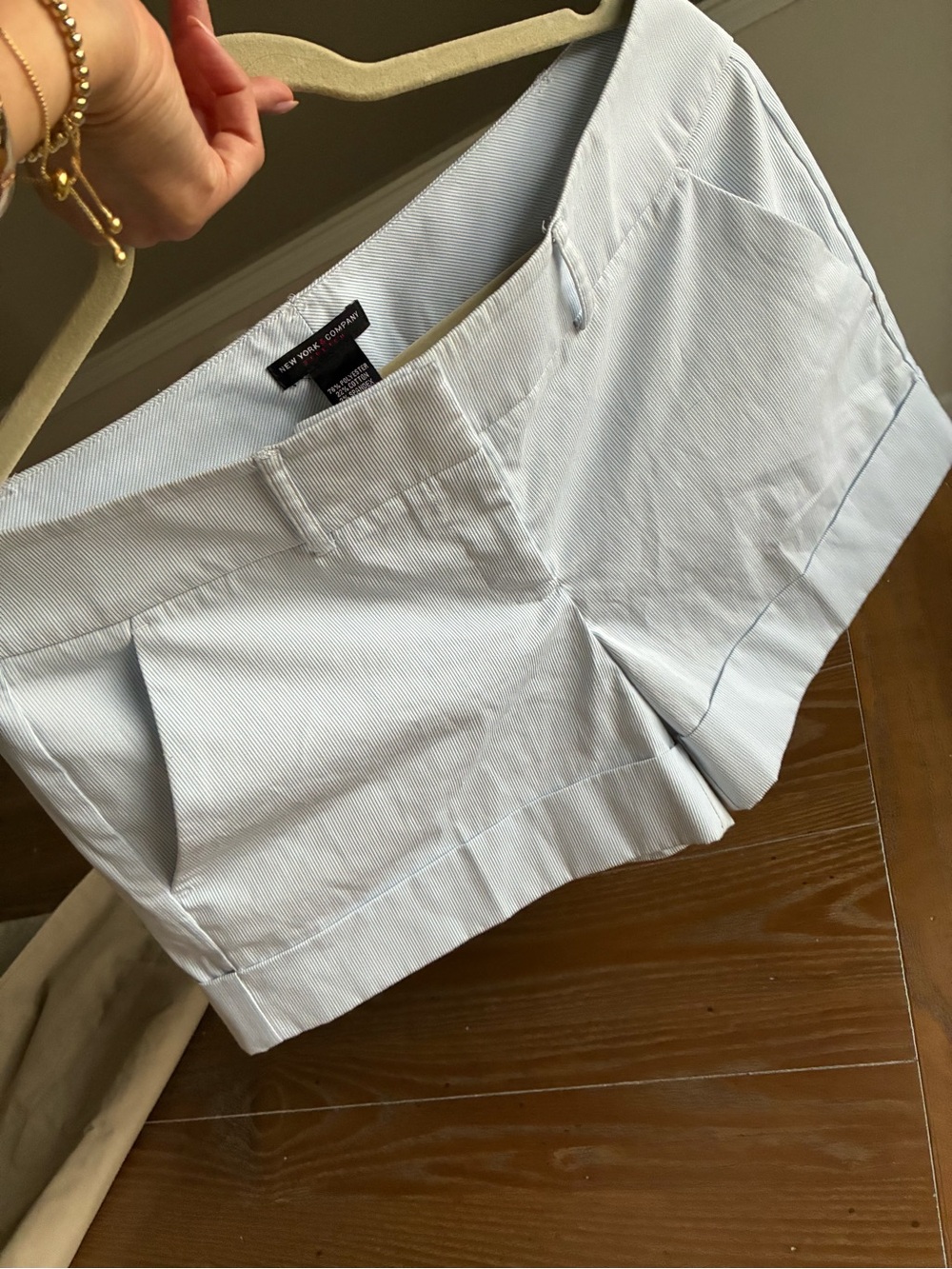 New York & Company Light Blue Pinstripe Women’s Shorts